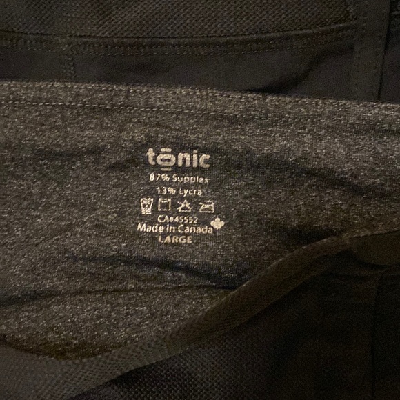 Pair of Tonic capri’s. low waist size Large. - Picture 5 of 6